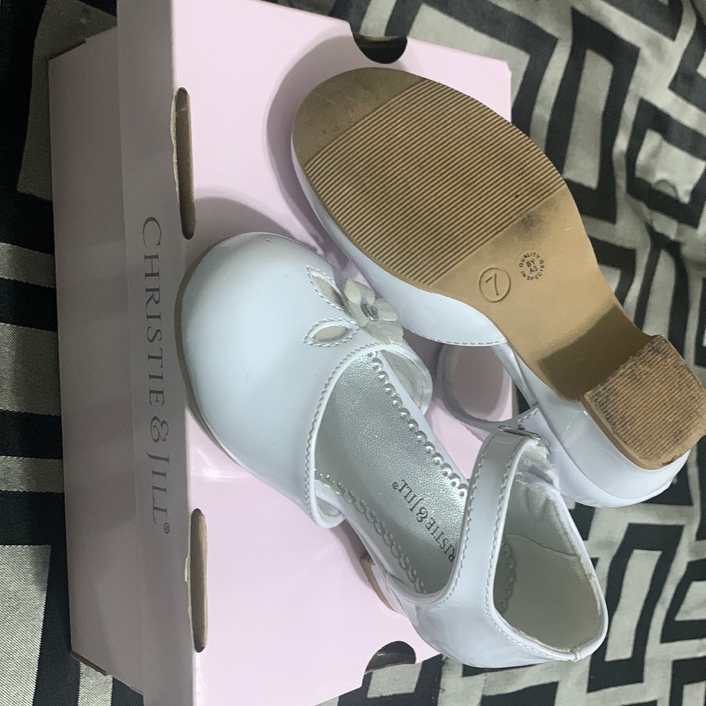 Girls shoes